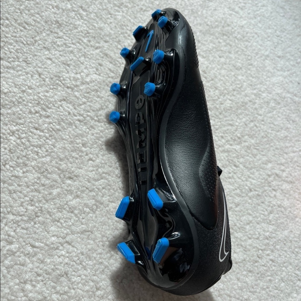 Nike Tiempo Legend 9 Academy FG Soccer Cleats - Picture 4 of 7